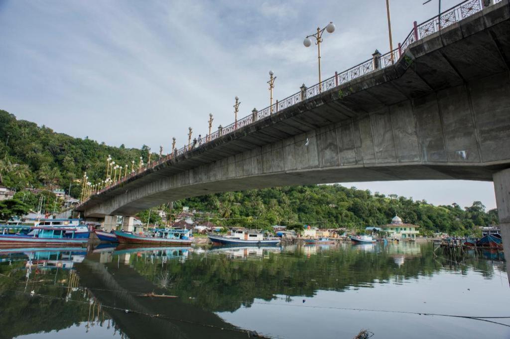 Kyriad Bumiminang Hotel Паданг Екстериор снимка