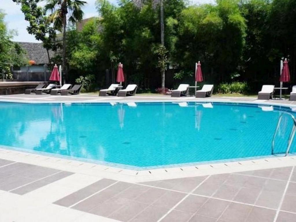 Kyriad Bumiminang Hotel Паданг Екстериор снимка