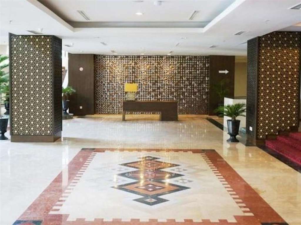 Kyriad Bumiminang Hotel Паданг Интериор снимка